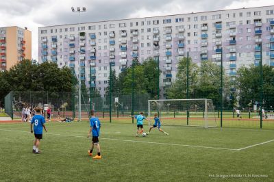 Zdjęcie z oficjalnego otwarcia Centrum Rekreacyjno-Sportowego i Edukacyjnego przy ZSP nr 5